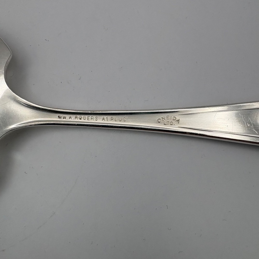Vintage Oneida Wm Rogers Ramona Lakewood Lido Ornate Pierced Tomato Server - Picture 3 of 3